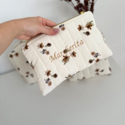 Pochette fiori di nocciola