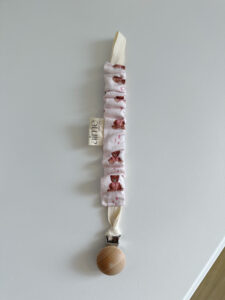 Clip porta ciuccio dolce teddy cuoricini rosa