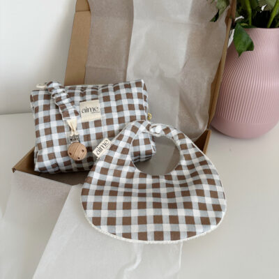 Box regalo tra nuvole e quadri
